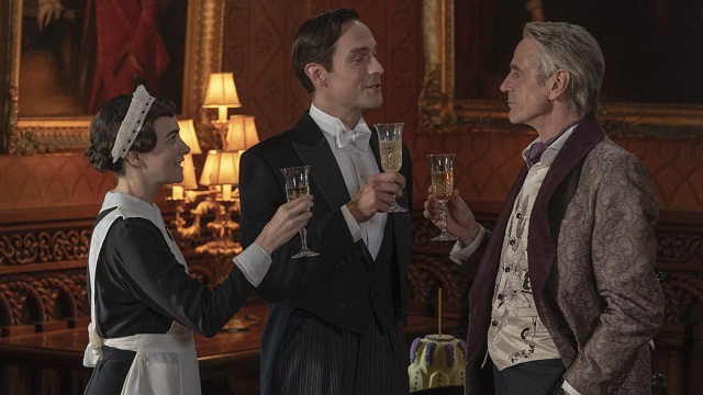  Mais qui sont ces gens ? Nous ne sommes pas dans Downton Abbey pourtant !  HBO Source Quartz.com